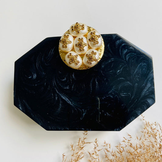 NISHA - Velora Luxury Fashion