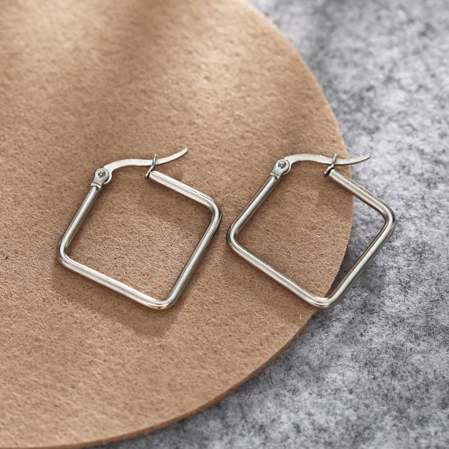 REILYNN Small Square Shaped Hoops. In Gold & Silver. - Velora