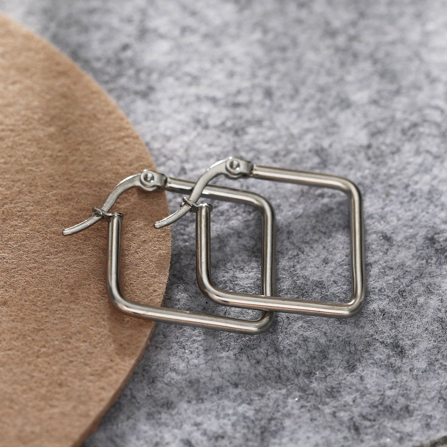 REILYNN Small Square Shaped Hoops. In Gold & Silver. - Velora