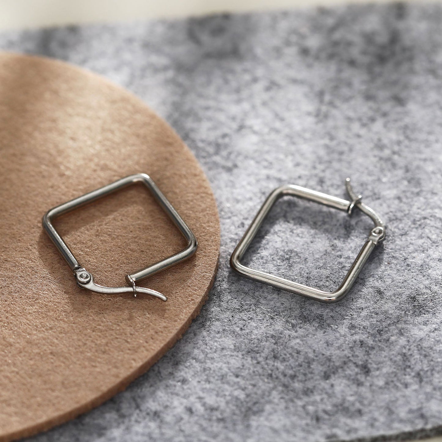 REILYNN Small Square Shaped Hoops. In Gold & Silver. - Velora