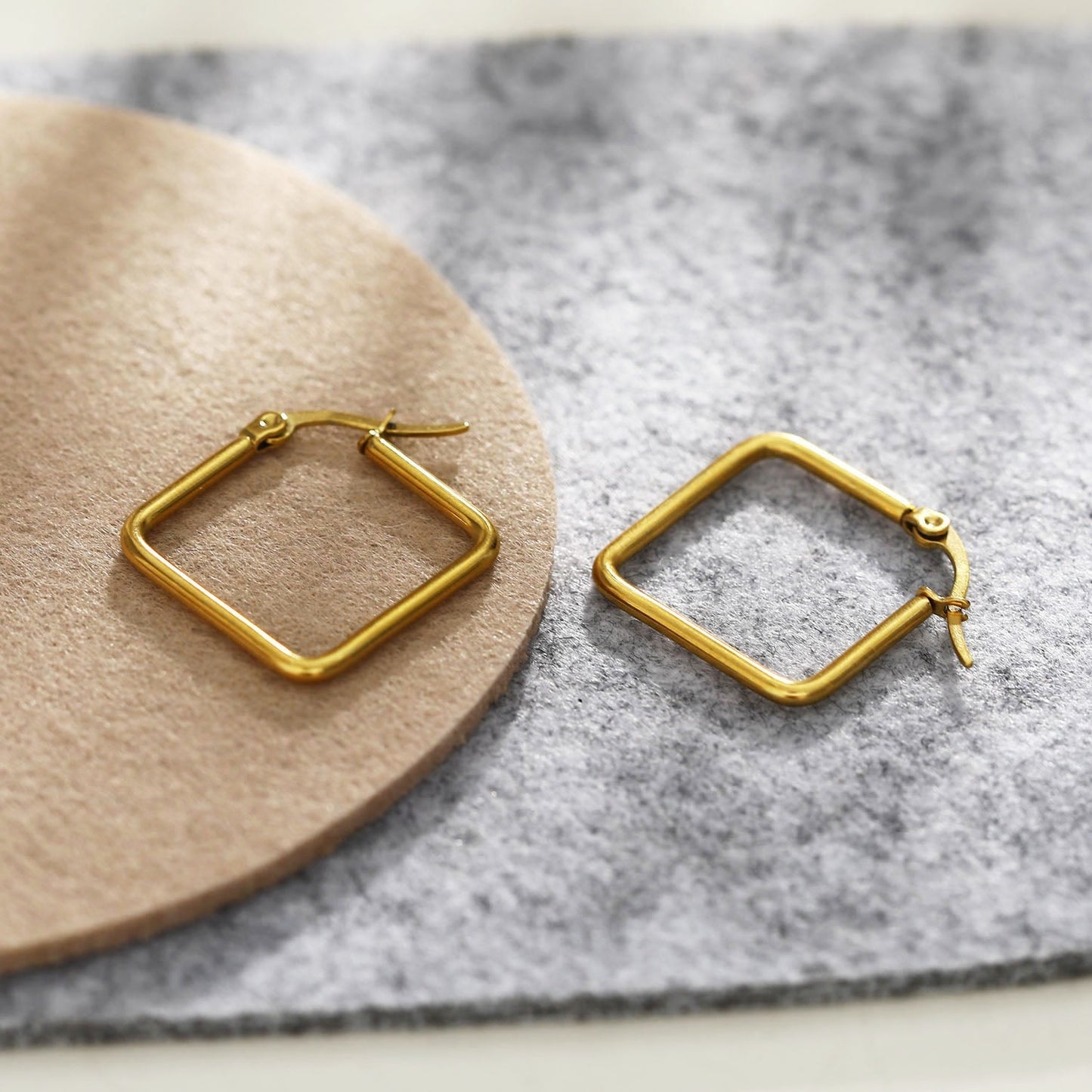 REILYNN Small Square Shaped Hoops. In Gold & Silver. - Velora