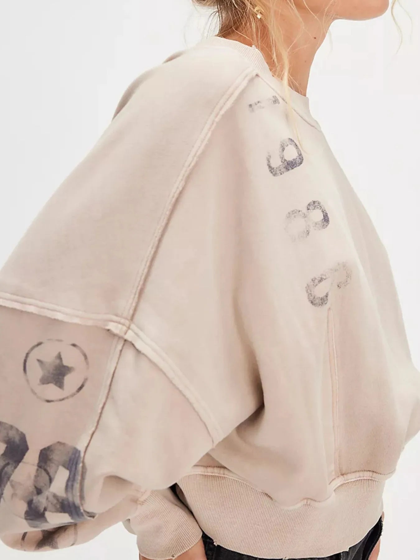 Print Round Neck Oversized Sweatshirt - Velora Luxury Fashion