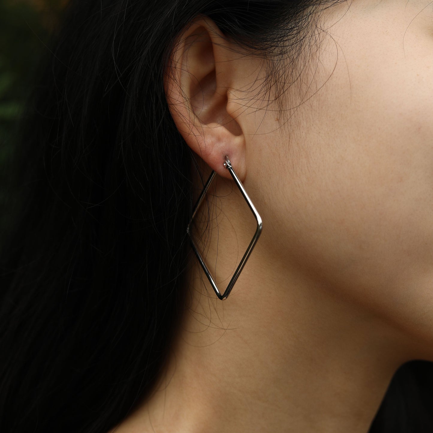 REILYNN: Square Silver Hoops - A Bold Twist on Classic Elegance - Velora