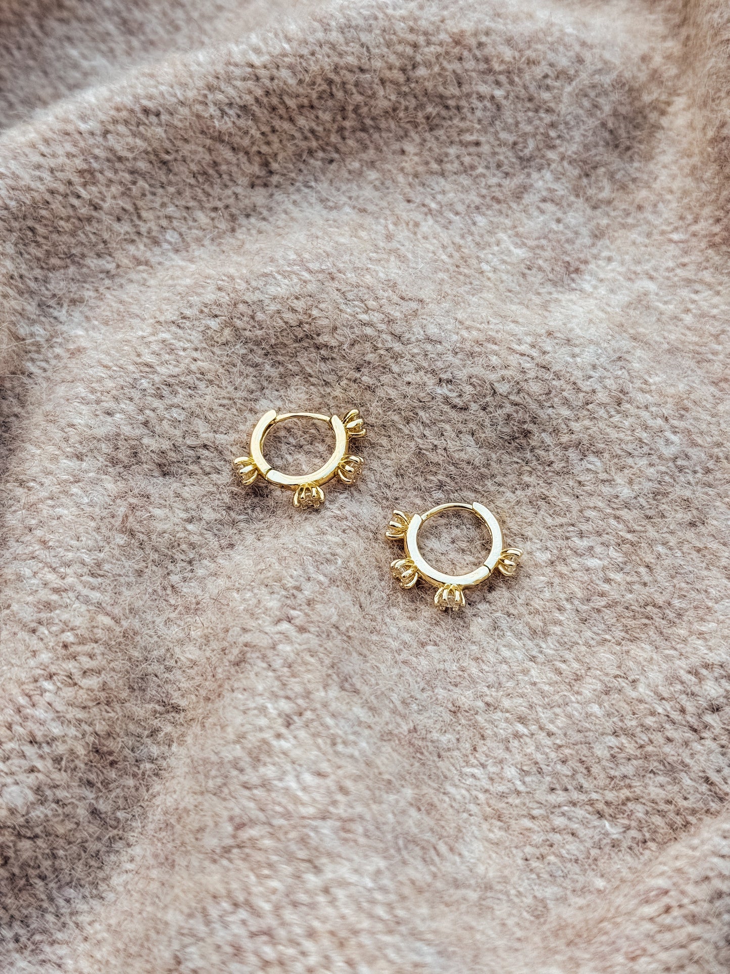 Savannah Huggie Earrings - Velora Luxury Fashion