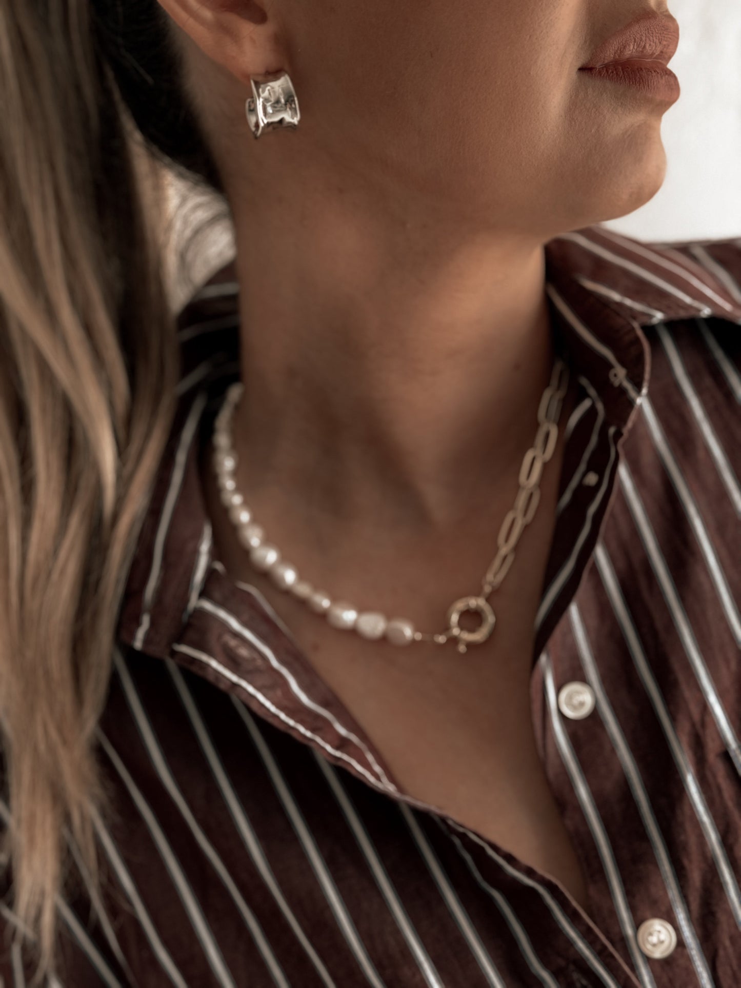 The Amelia Hoop Earrings ( Gold & Silver ) - Velora Luxury Fashion