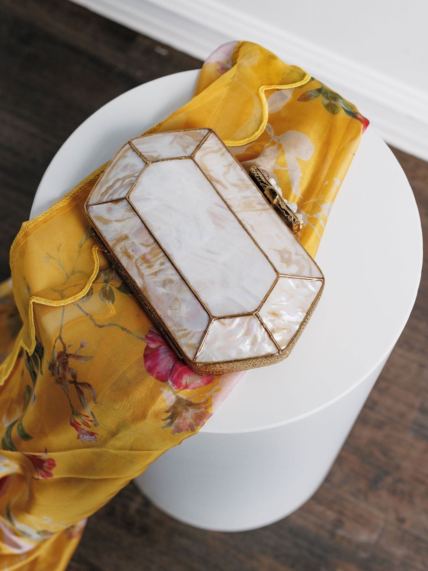 The SAMAR Gold Clutch - Velora Luxury Fashion