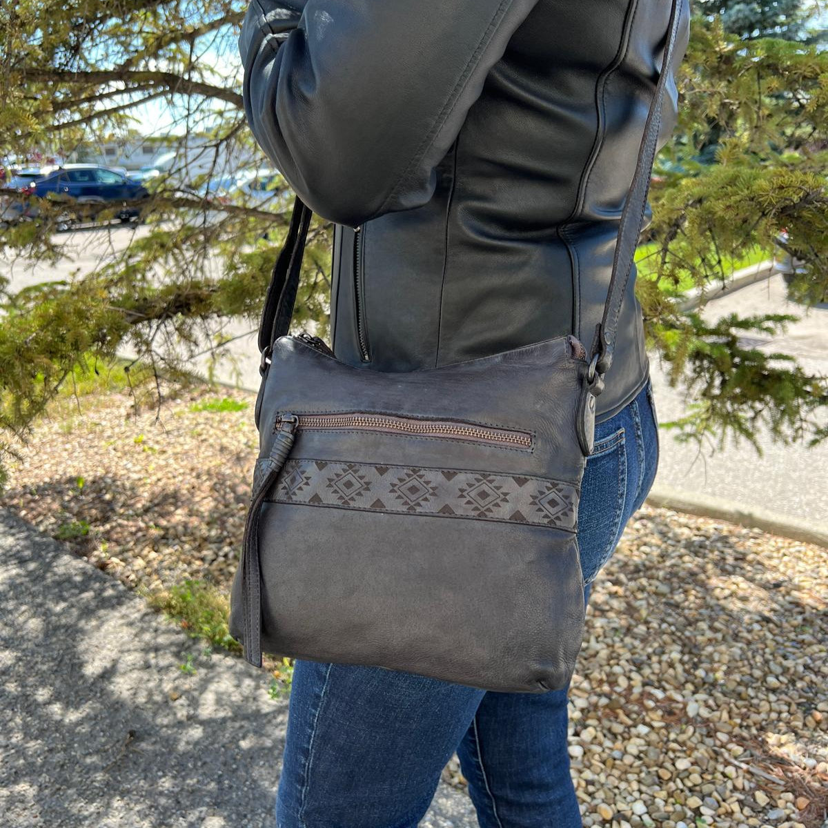 MET Crossbody Bag with Aztec Design Boutique of Leathers/Open Road