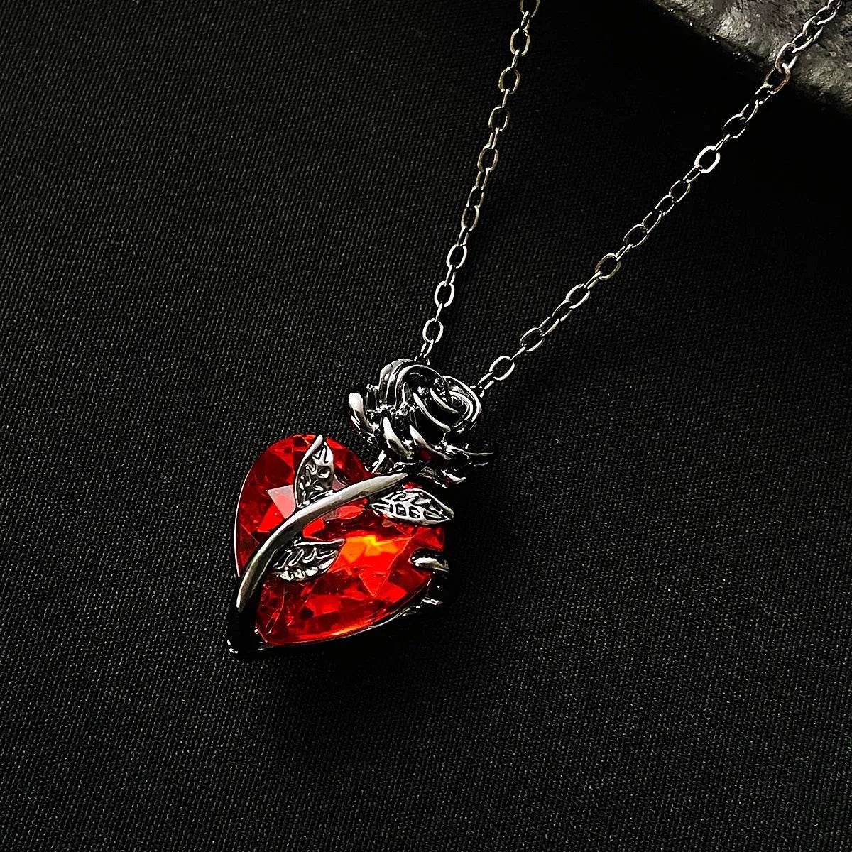 Punk Rose Love Necklace Fashion Personality Heart-shaped Clavicle Chain Pendant Necklace For Valentine's Day - Velora