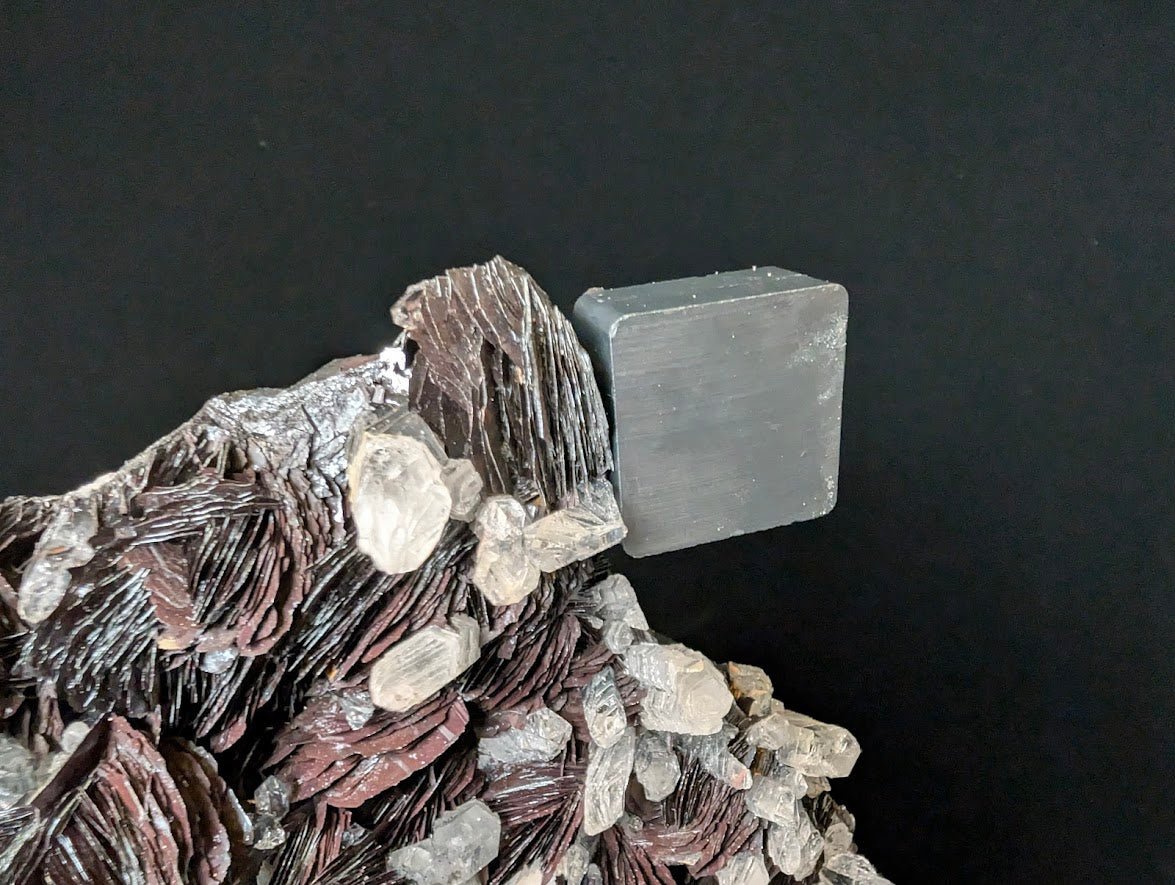 Museum-Grade Magnetic Iron Rose Hematite with Quartz – Jinlong Hill, Guangdong, China