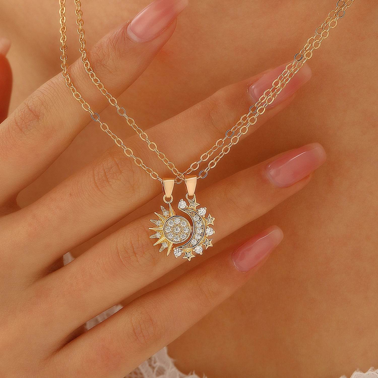 2pcs Necklace Sun And Moon Magnetic Pendant Clavicle Chain Necklace For Couple Lovers - Velora