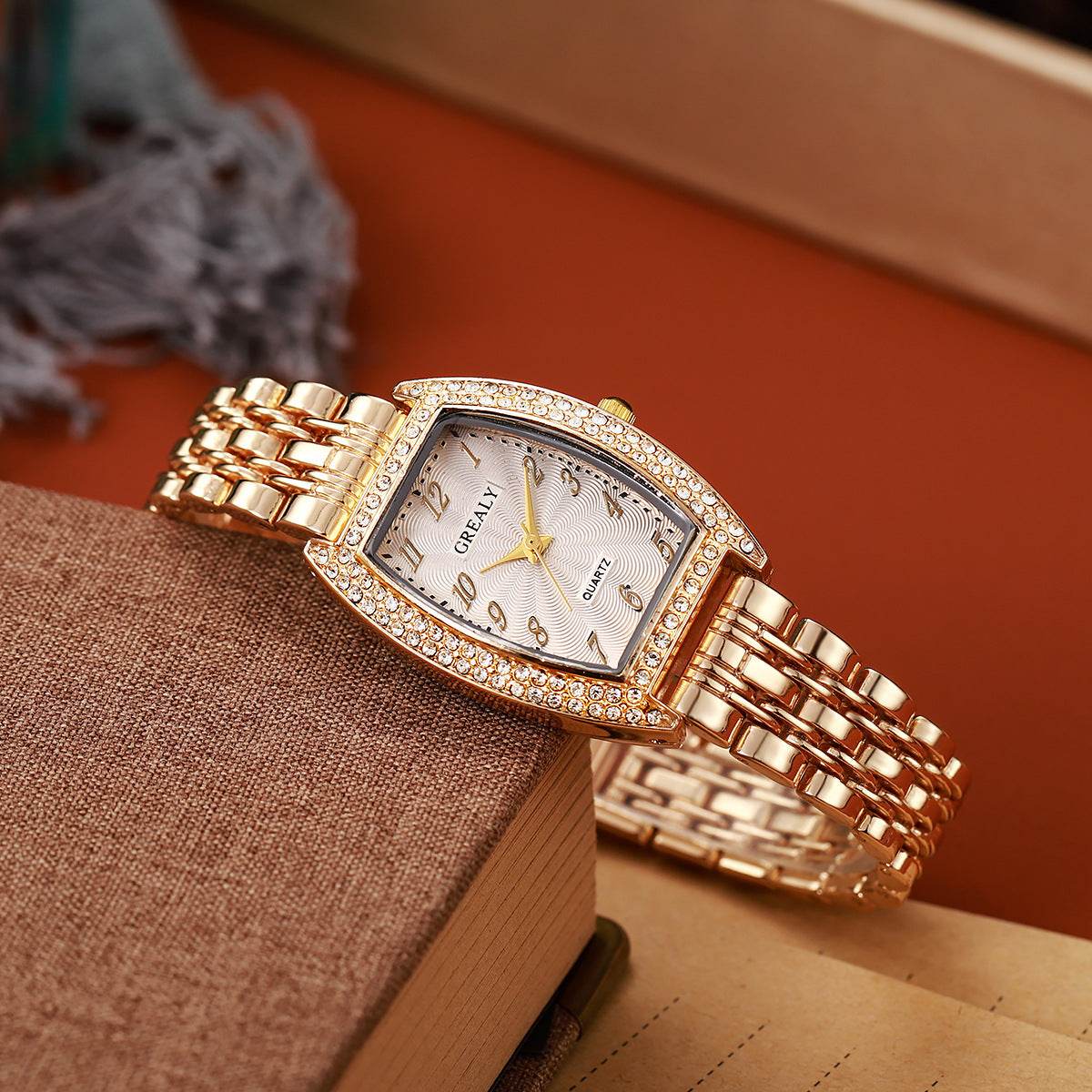 Fashionable Simple Elegant Women's Watch - Velora