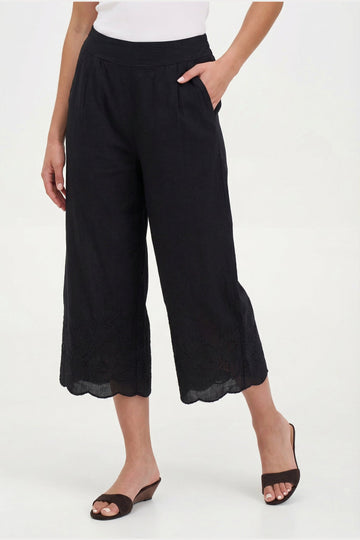 Women's Woven Capri Trousers