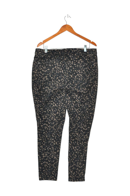 CURVE APPEAL Women Straight-Legged Jeans Regular fit in Black - 16 - Velora