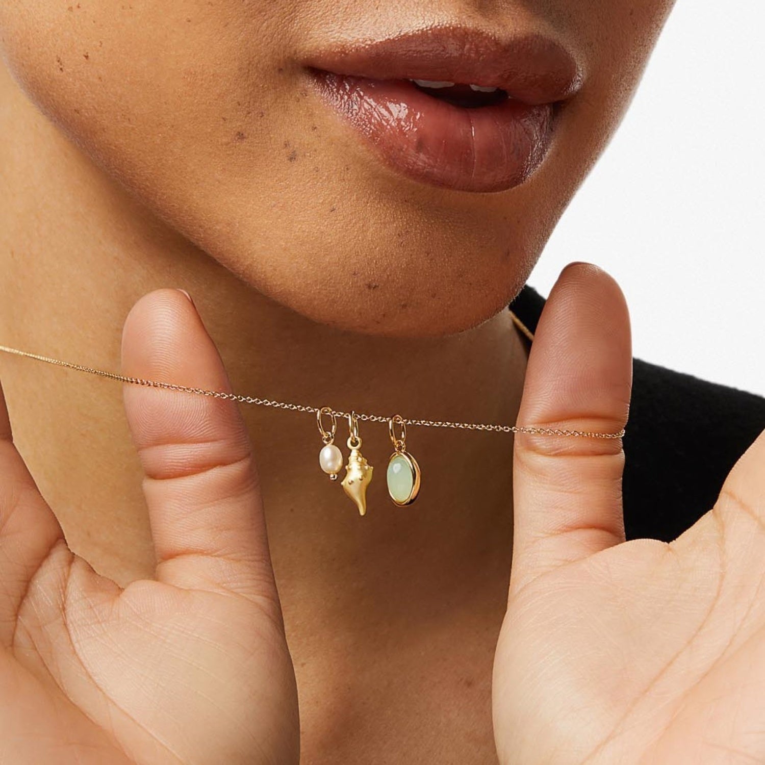 14K Gold-Plated Natural Crystal Conch Pendant Necklace - Velora Luxury Fashion