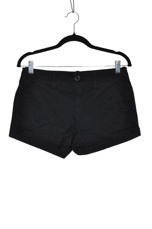 AMERICAN EAGLE Women Classic Shorts Regular fit in Black - 4 Koop