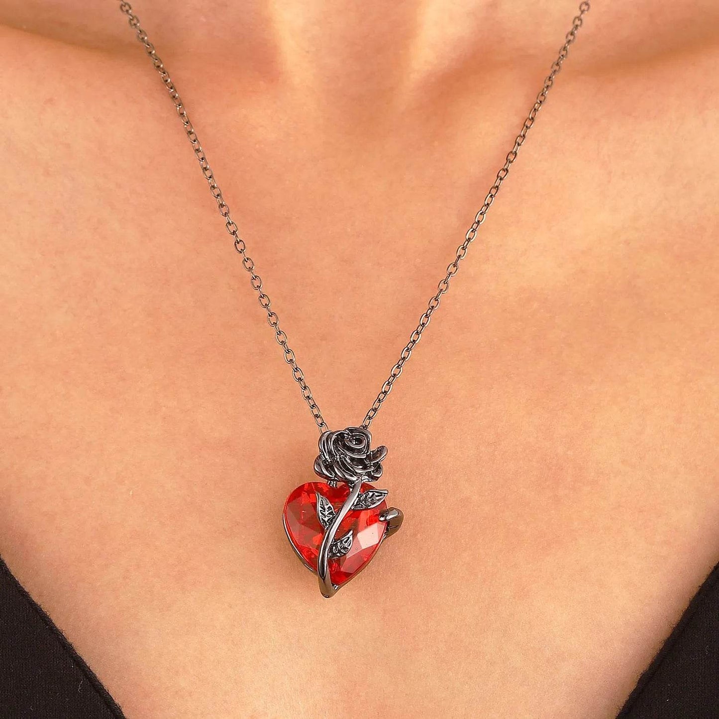 Punk Rose Love Necklace Fashion Personality Heart-shaped Clavicle Chain Pendant Necklace For Valentine's Day - Velora