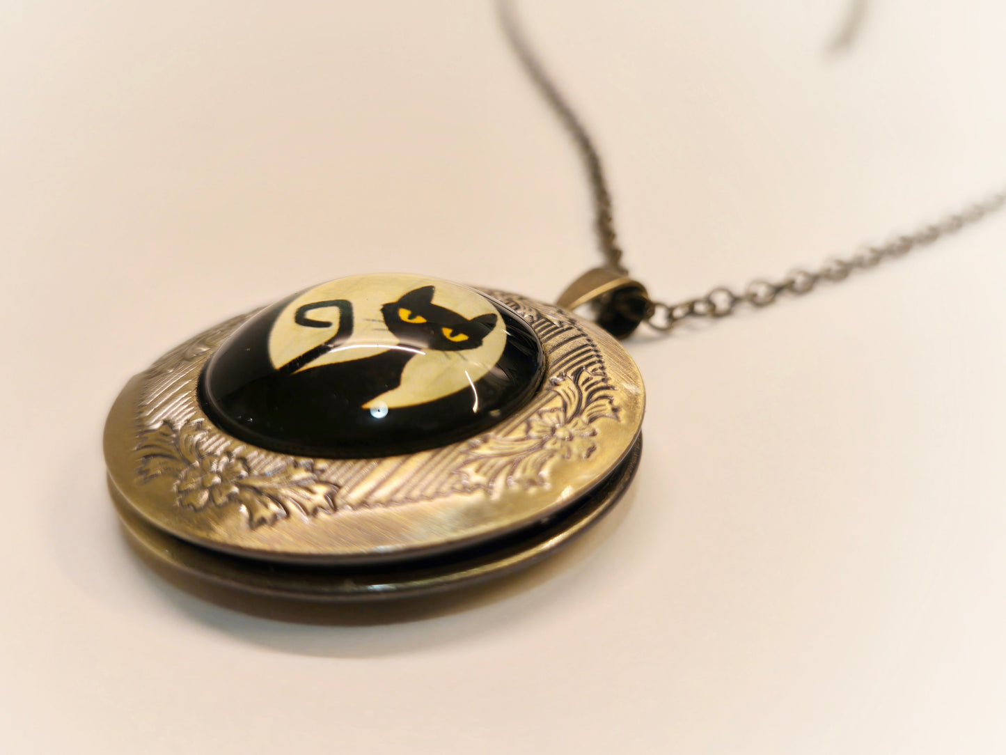 Black Cat Locket Necklace - Velora