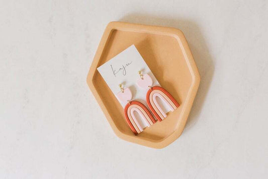 A Beautiful Mess x Etsy Rainbow Earrings https://like2b-uy