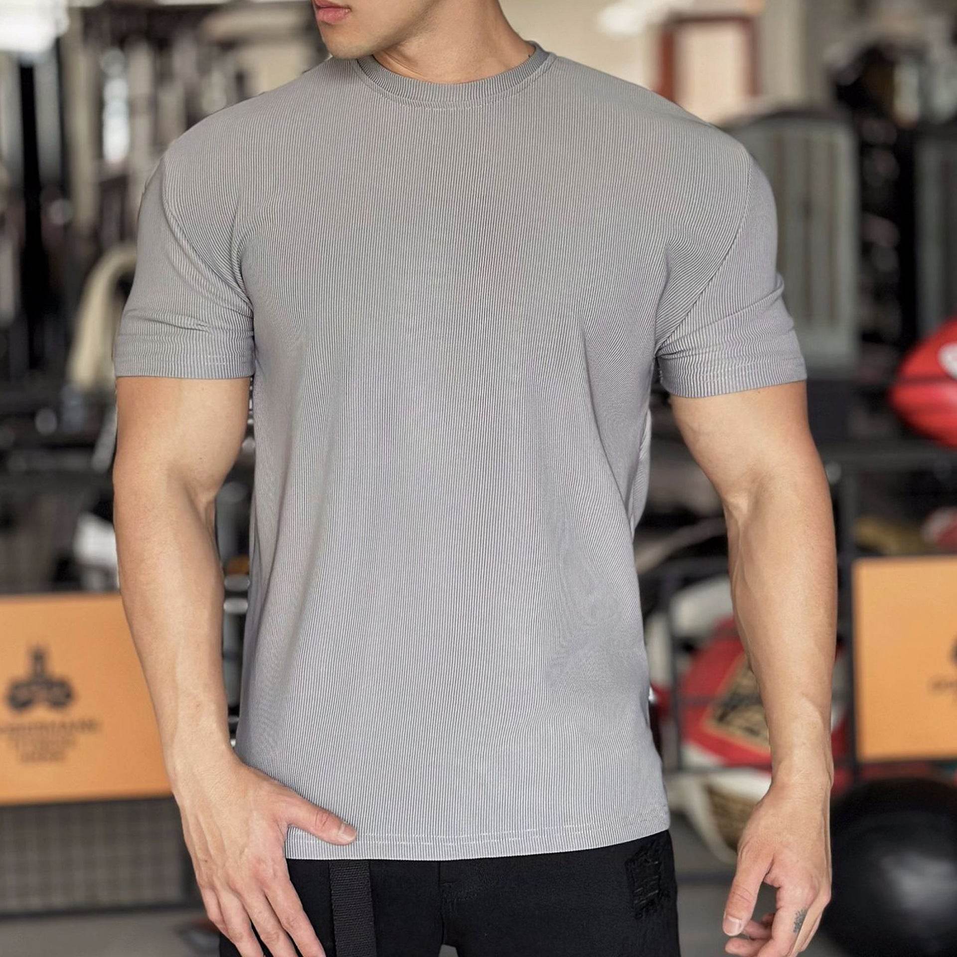 Anti Wrinkle Men Short Sleeve Active wear T-shirt for Workout Gym trainings - Velora