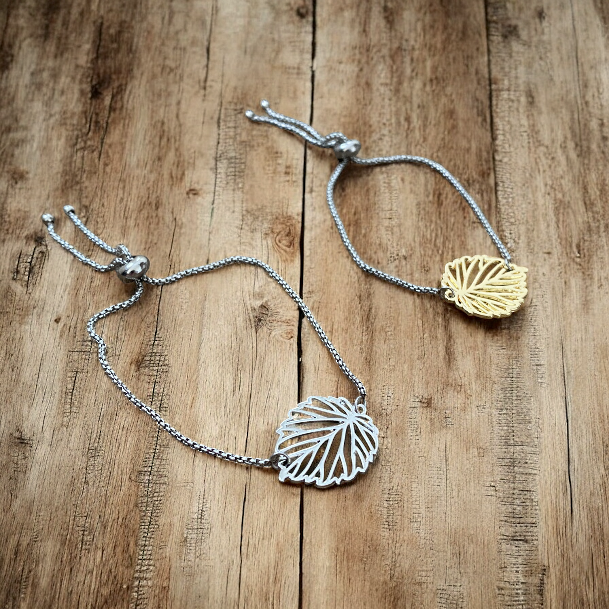 Adjustable Bracelet - Simple Leaf - Velora