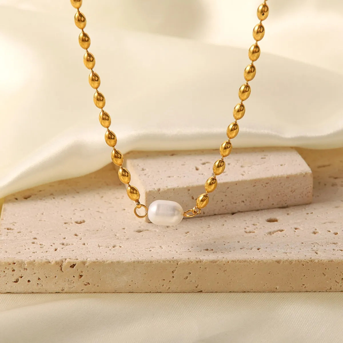 Pearl and Gold Chain Jewelry Set with Necklace and Bracelet - Velora