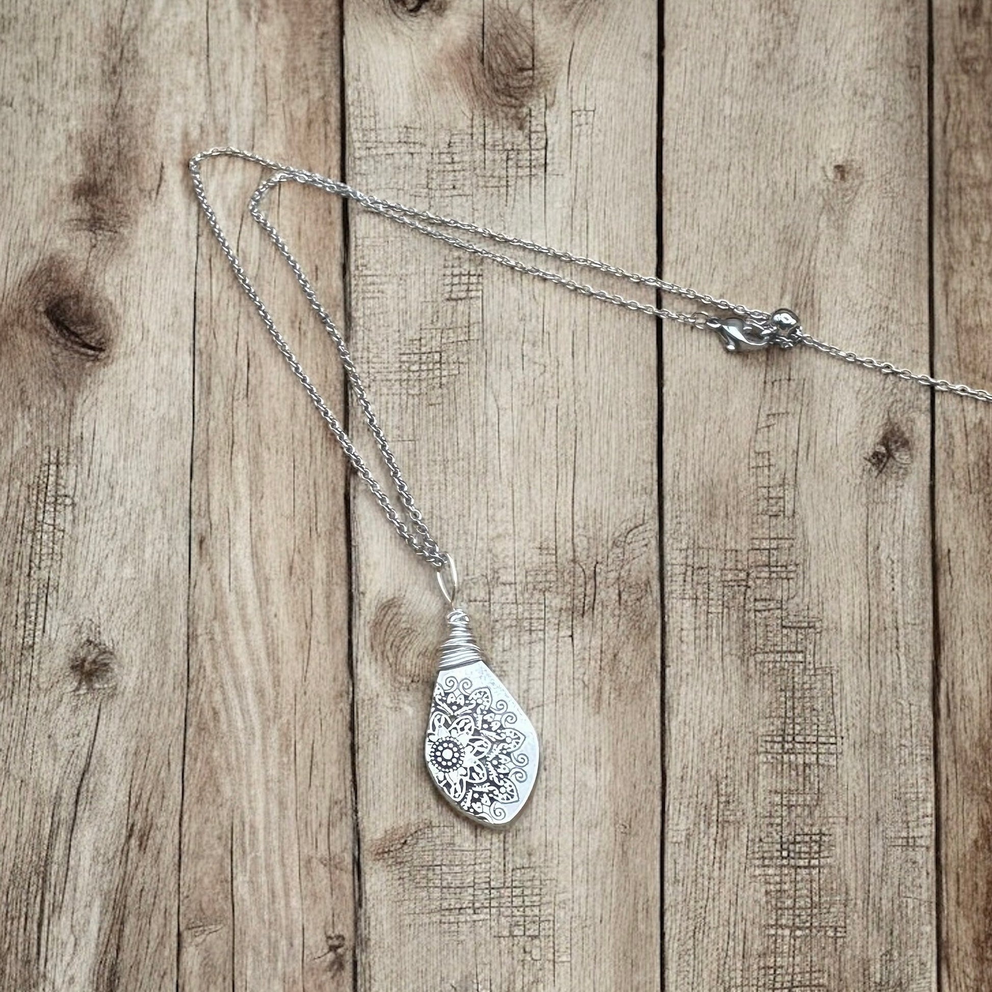 Wire Wrapped Mandala Necklace - Velora