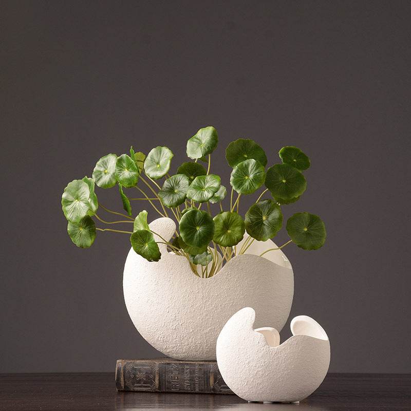 Simple white ceramic vase decoration - Velora