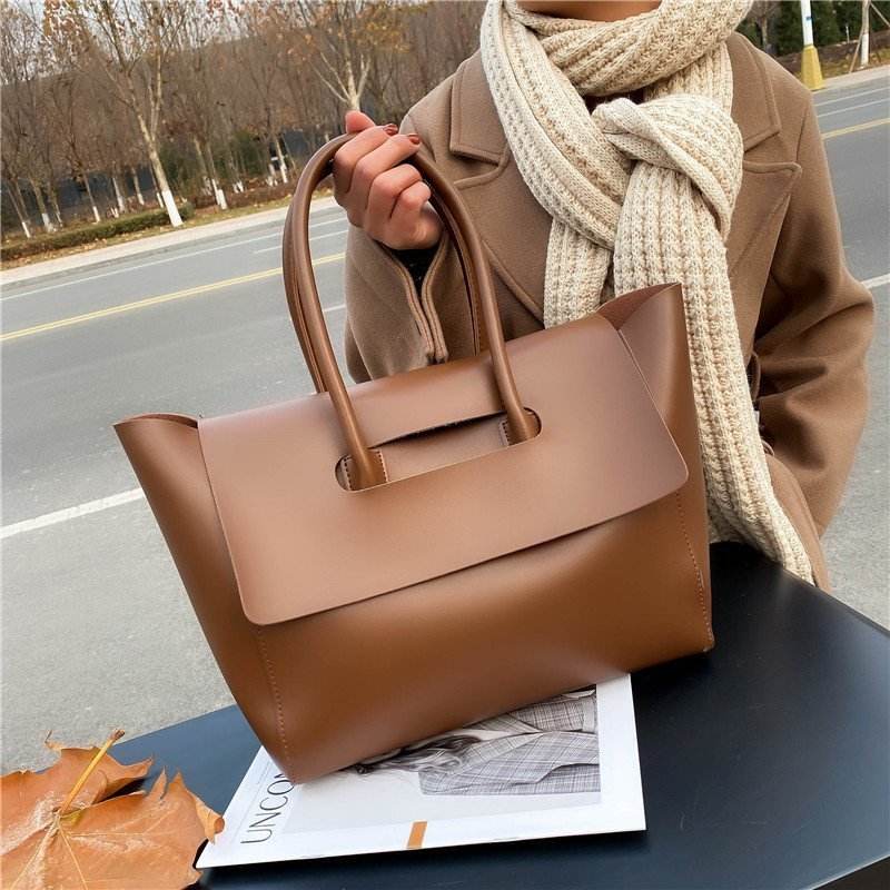 Fashion Leather Shoulder Bag Large Capacity Handbags Simple Retro Tote Bags - Velora