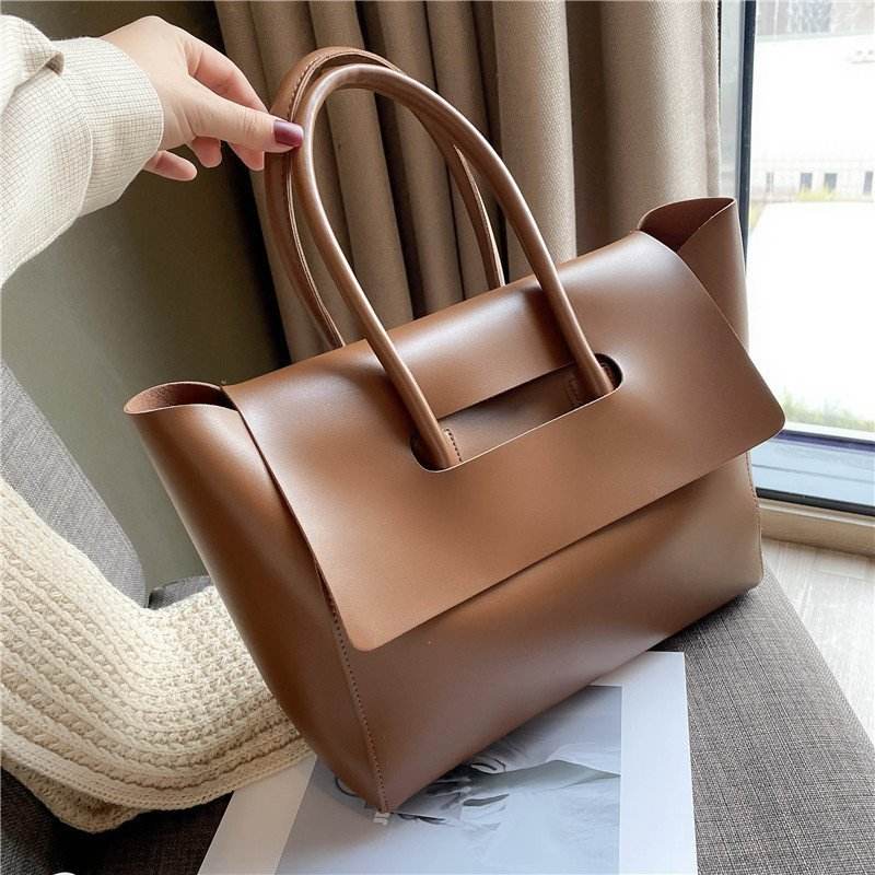 Fashion Leather Shoulder Bag Large Capacity Handbags Simple Retro Tote Bags - Velora