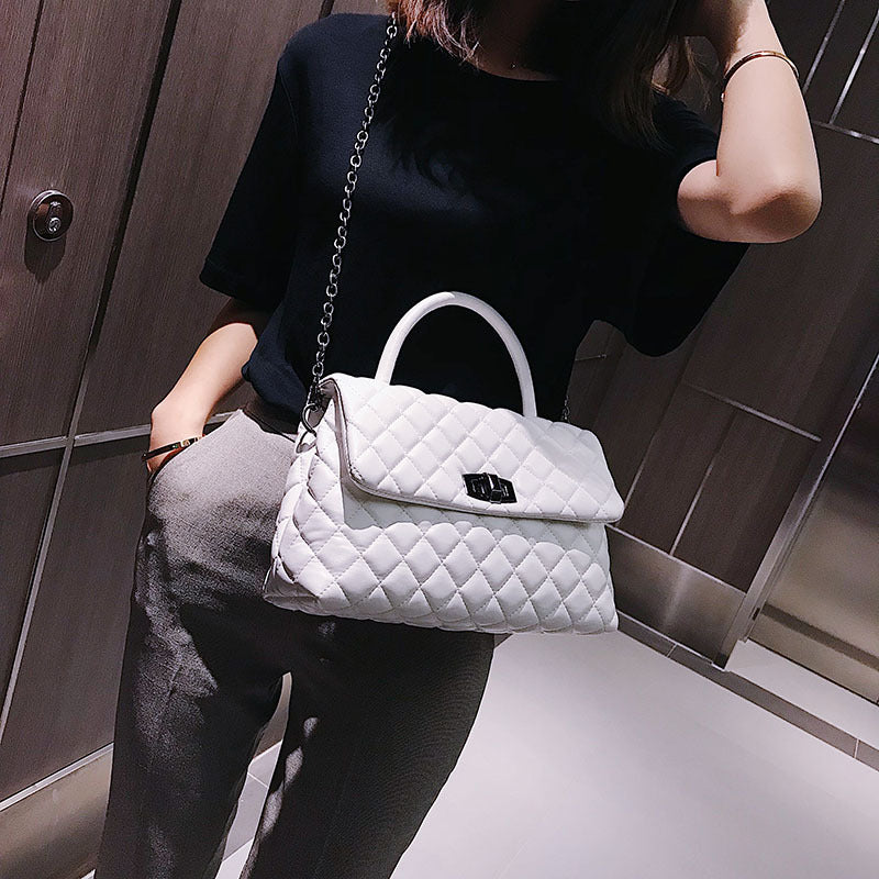 Chanel Style Diamond Pattern Shoulder Bag for Women