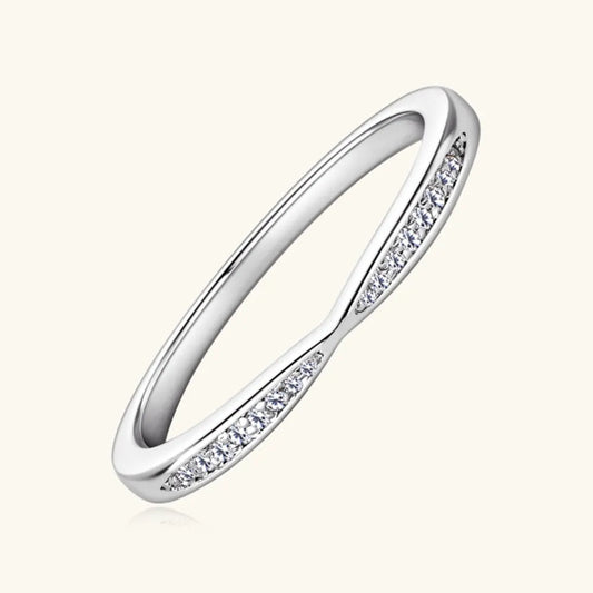 925 Sterling Silver Inlaid Moissanite Ring https://like2b-uy