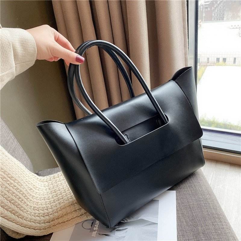 Fashion Leather Shoulder Bag Large Capacity Handbags Simple Retro Tote Bags