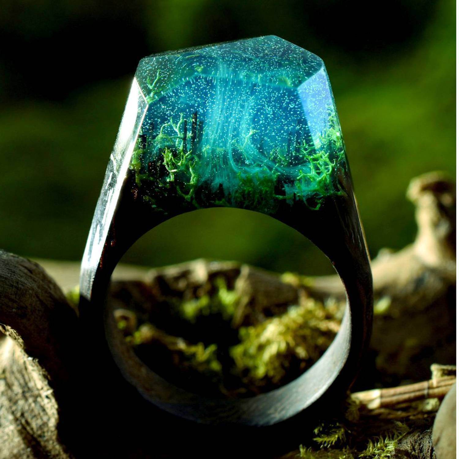 Resin wood ring - Velora
