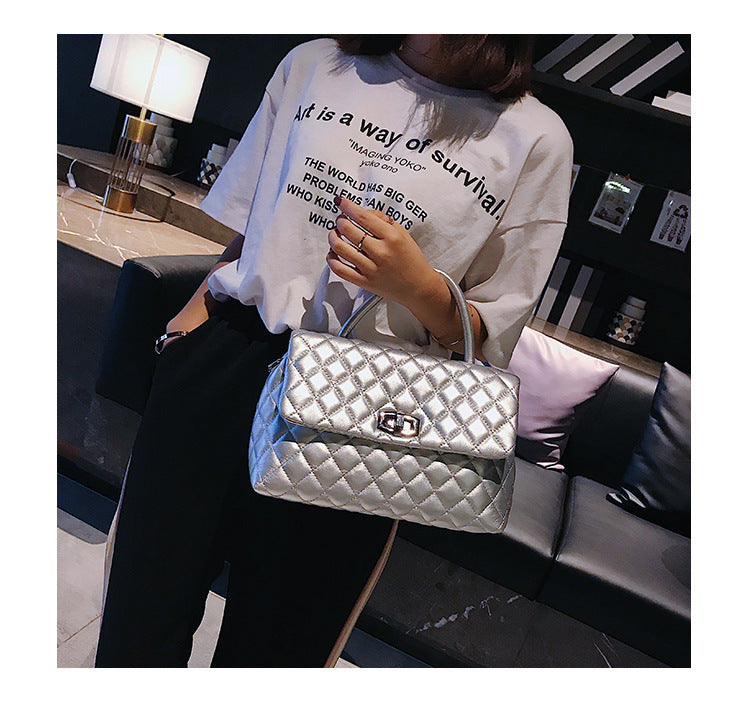 Chanel Style Diamond Pattern Shoulder Bag for Women