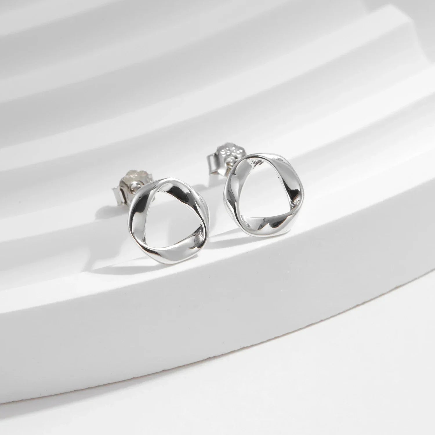 925 Sterling Silver Minimalist Wavy Stud Earrings - Women Fine Jewelry - Velora Luxury Fashion