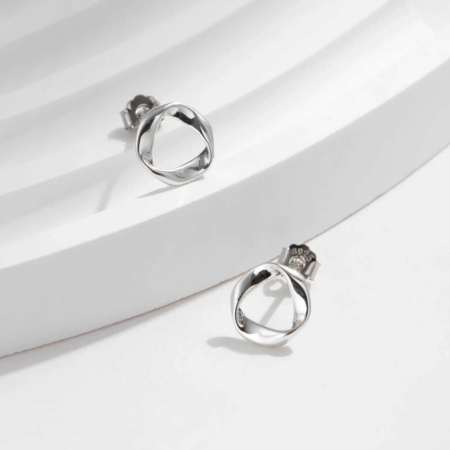 925 Sterling Silver Minimalist Wavy Stud Earrings - Women Fine Jewelry - Velora Luxury Fashion