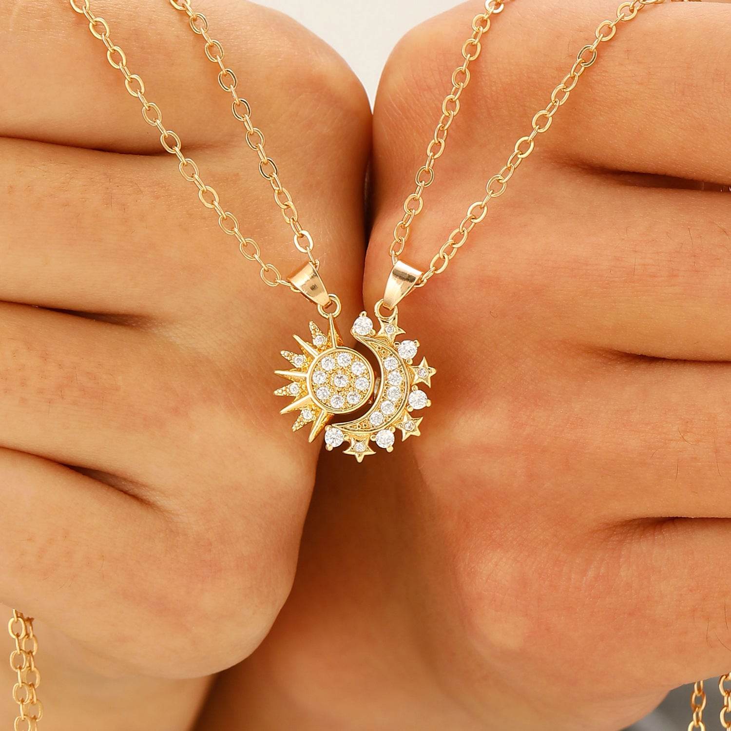2pcs Necklace Sun And Moon Magnetic Pendant Clavicle Chain Necklace For Couple Lovers - Velora
