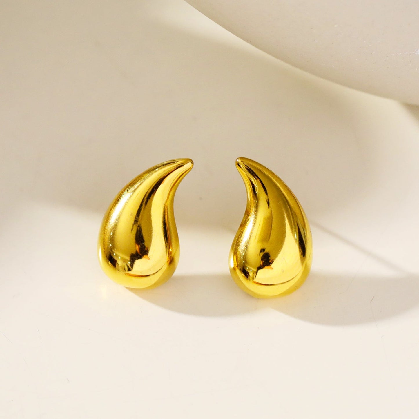 ANNIS: Elegance in Every Drop - Tear-Drop Stud Earrings - Velora Luxury Fashion