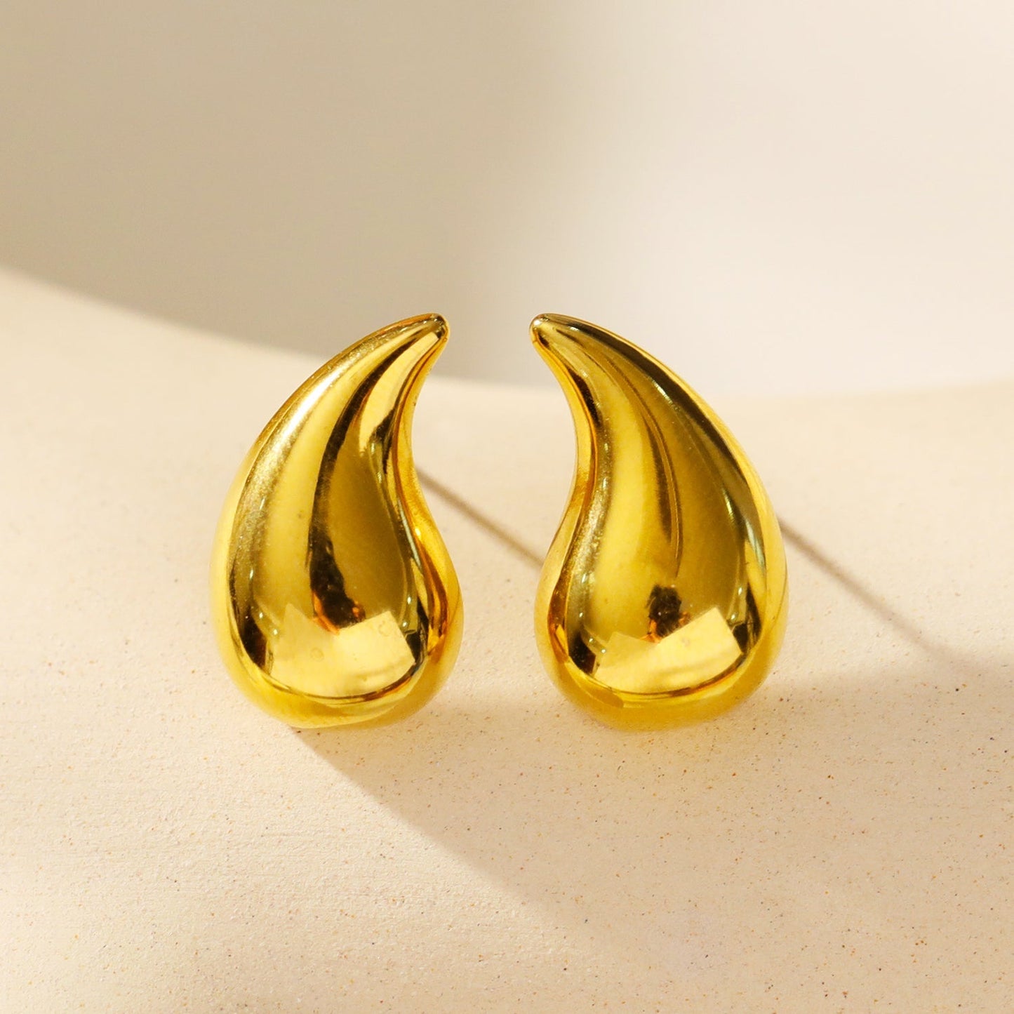 ANNIS: Elegance in Every Drop - Tear-Drop Stud Earrings - Velora Luxury Fashion