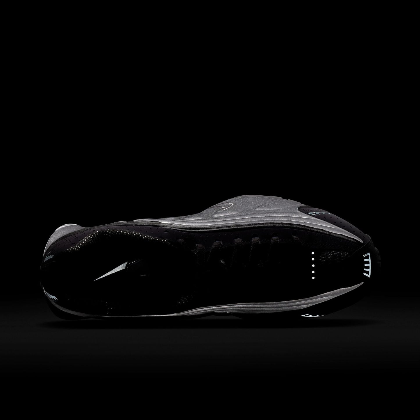 W Nike Shox R4 AR3565-101 - Velora
