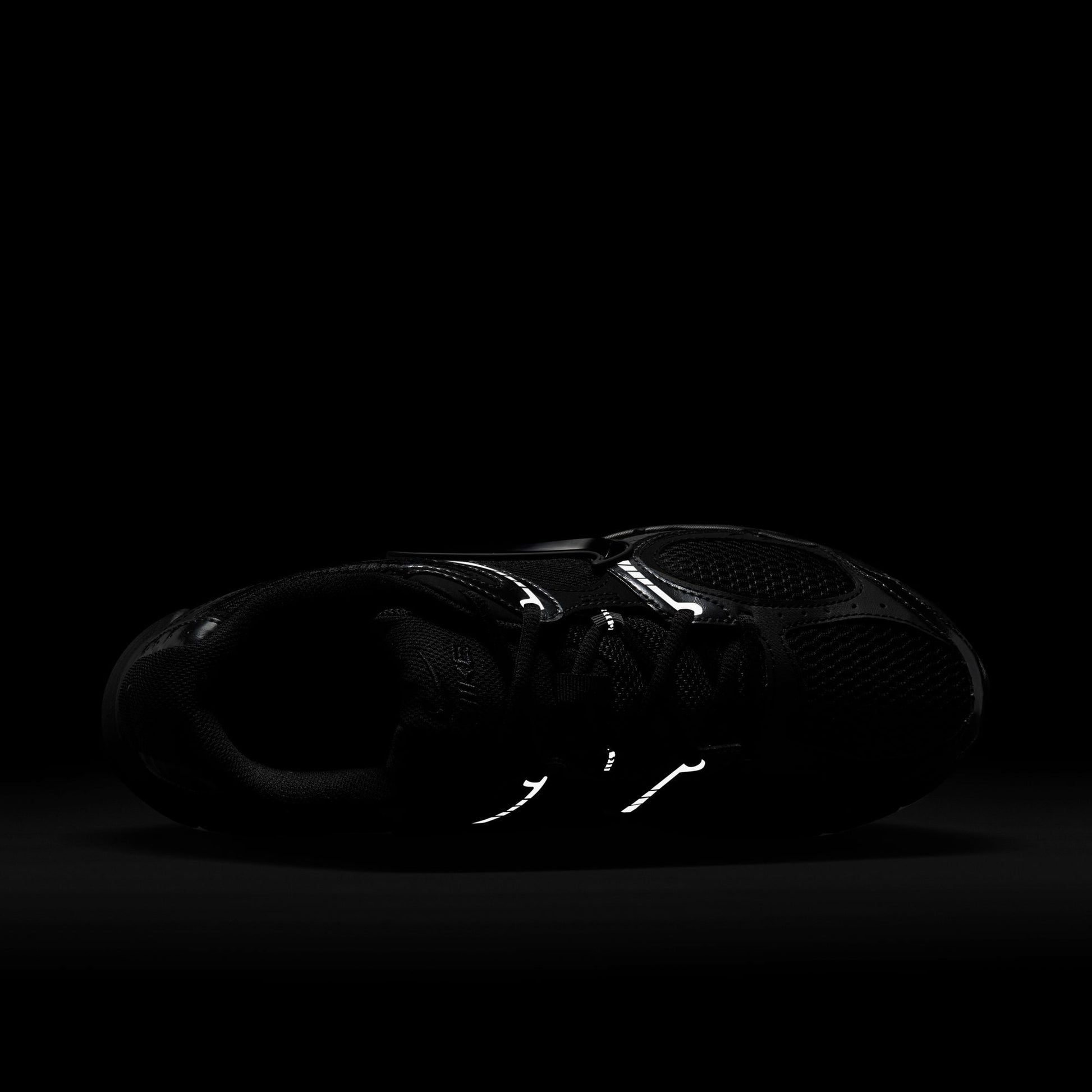 M Nike V5 RNR HJ5228-001 - Velora