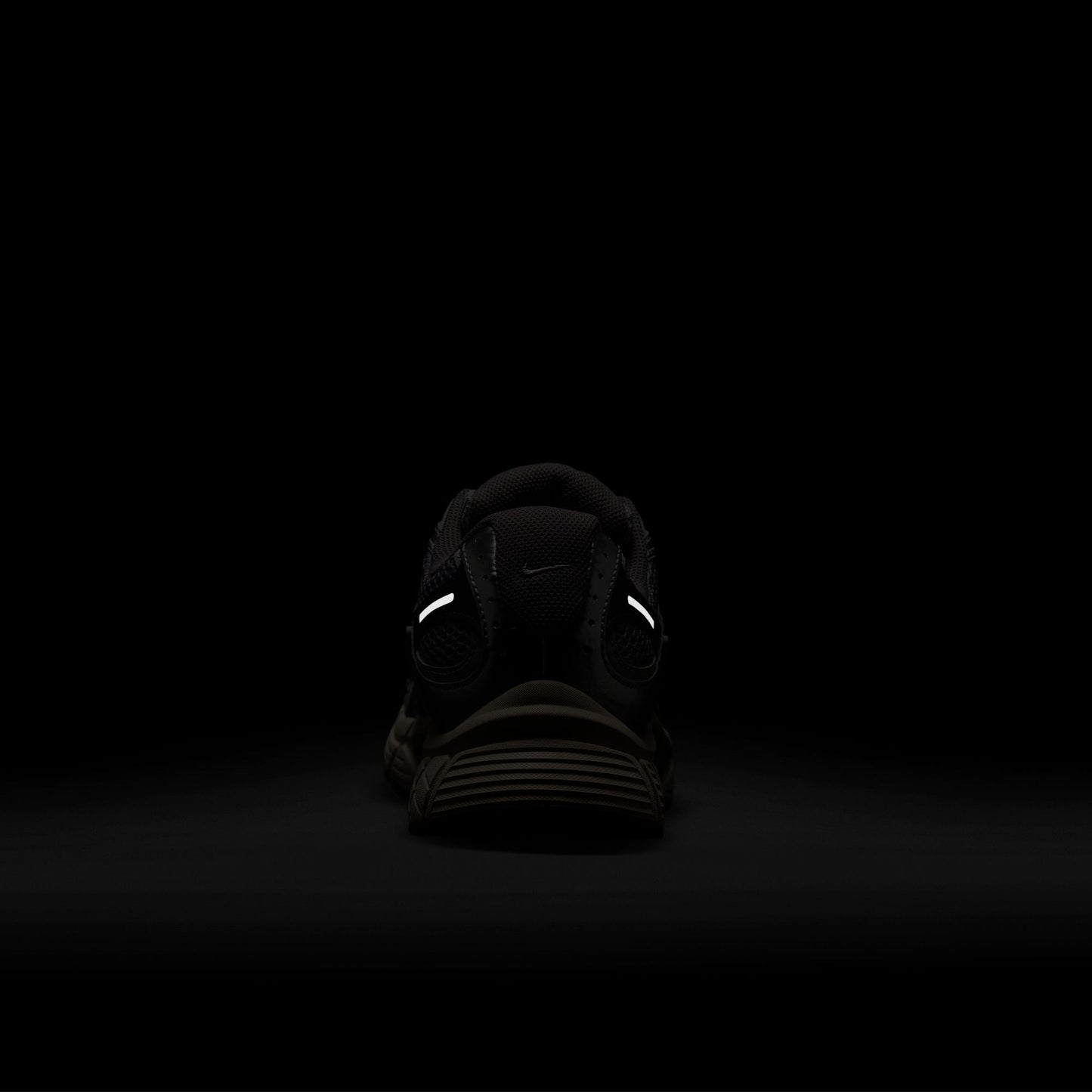 M Nike V5 RNR HJ5228-003 - Velora