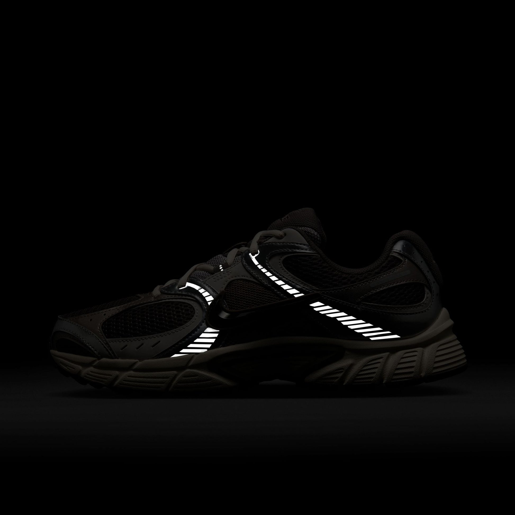 M Nike V5 RNR HJ5228-200 - Velora