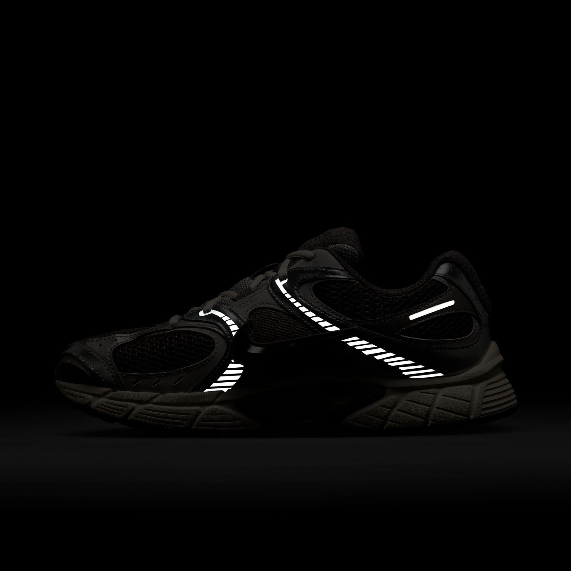 M Nike V5 RNR HJ5228-200 - Velora