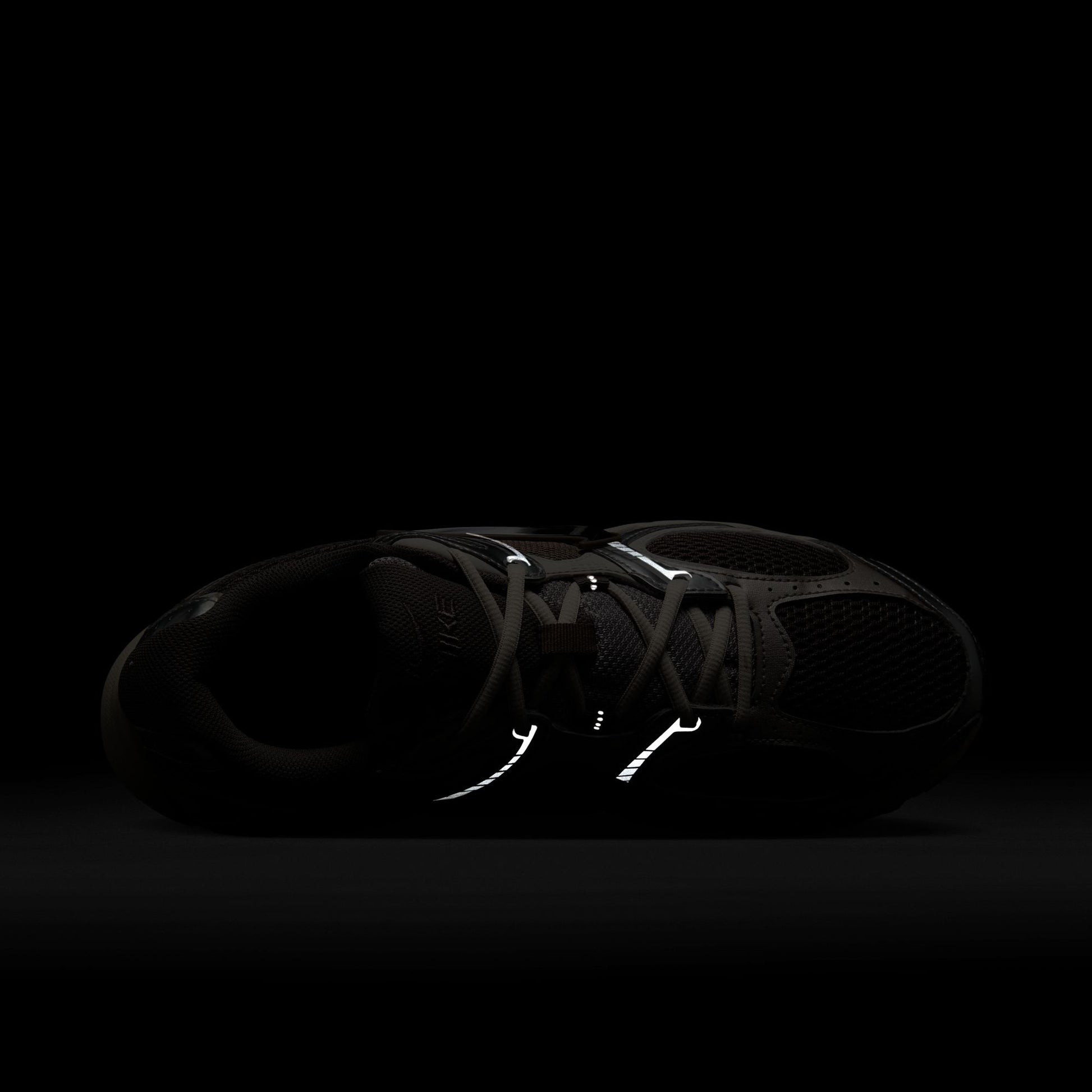 M Nike V5 RNR HJ5228-200 - Velora