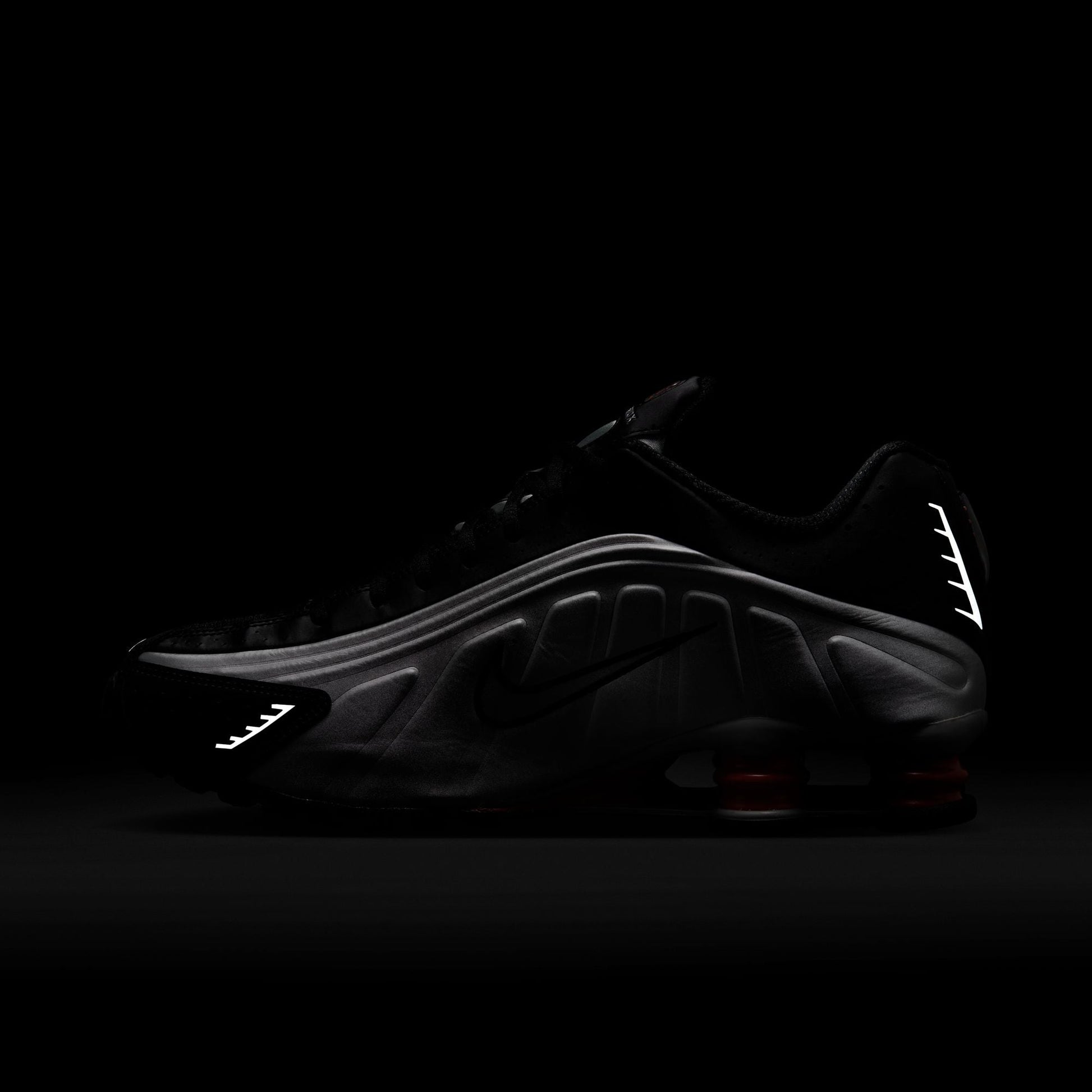 M Nike Shox R4 HQ1988-002 - Velora