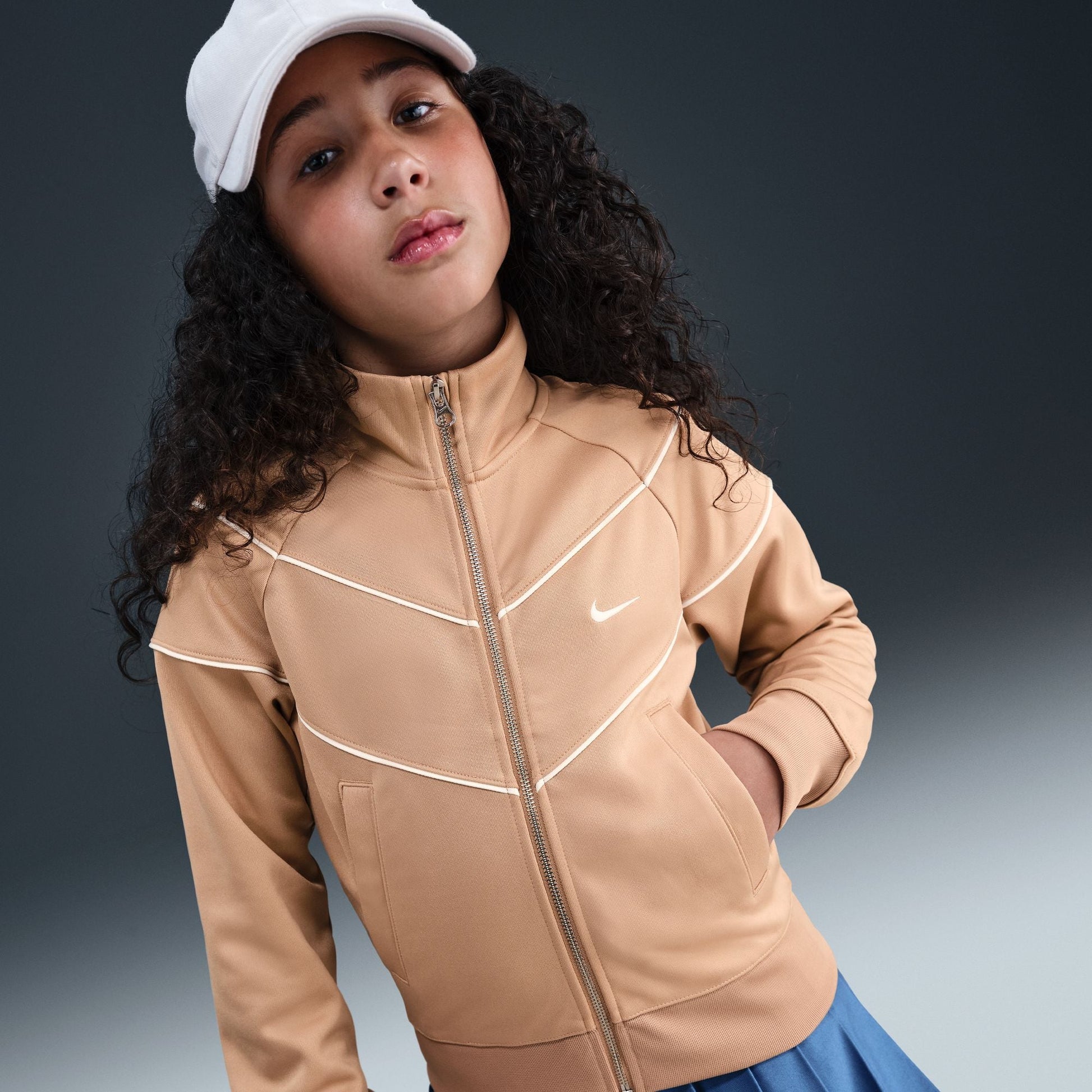 Y Nike Sportswear HQ9448-200 - Velora