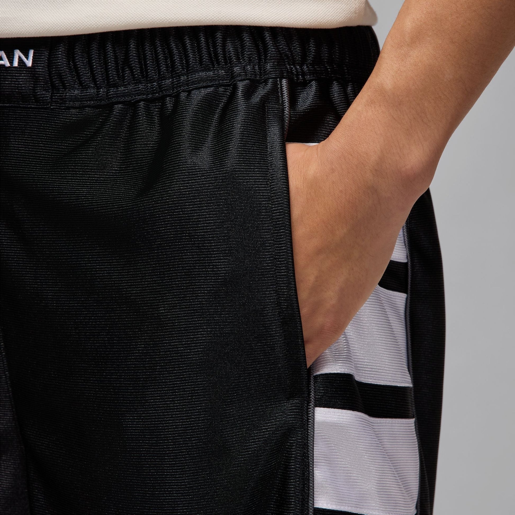 M Jordan Brooklyn Cat Scratch HV0560-013 - Velora