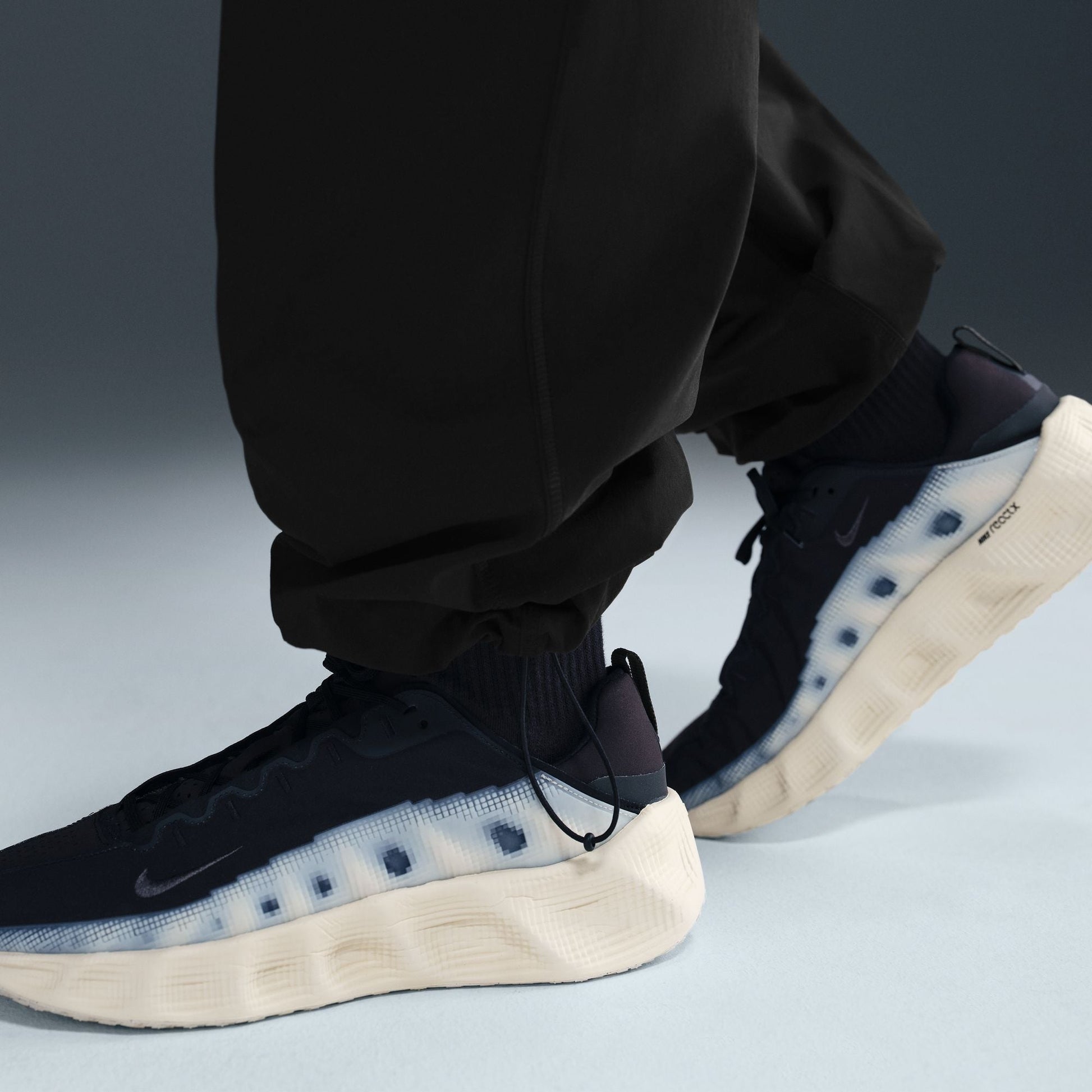 M Nike Tech IH8466-010 - Velora