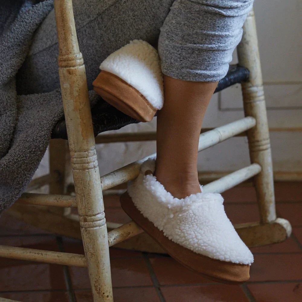 Acorn Women Original Moccasins Size US 6.5-7.5 - Velora Luxury Fashion